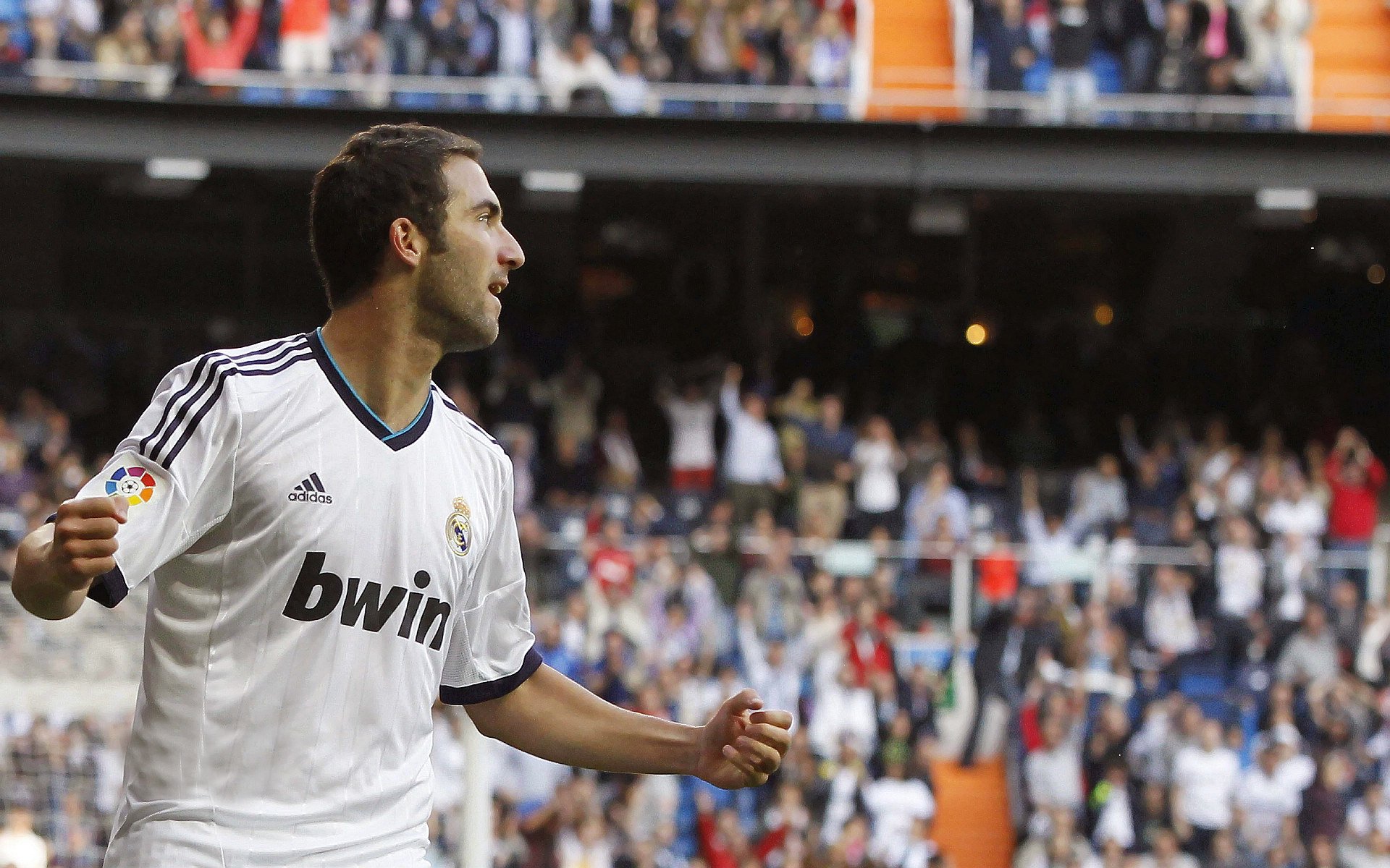 健身房“体能王”评选赛 综合项目总分决定最终排名